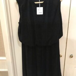 DAVI & DANI Black Textured Maxi Dress